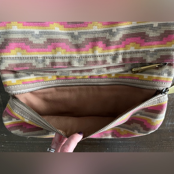 Fossil Explorer Aztec fold over bag/purse - Picture 12 of 16